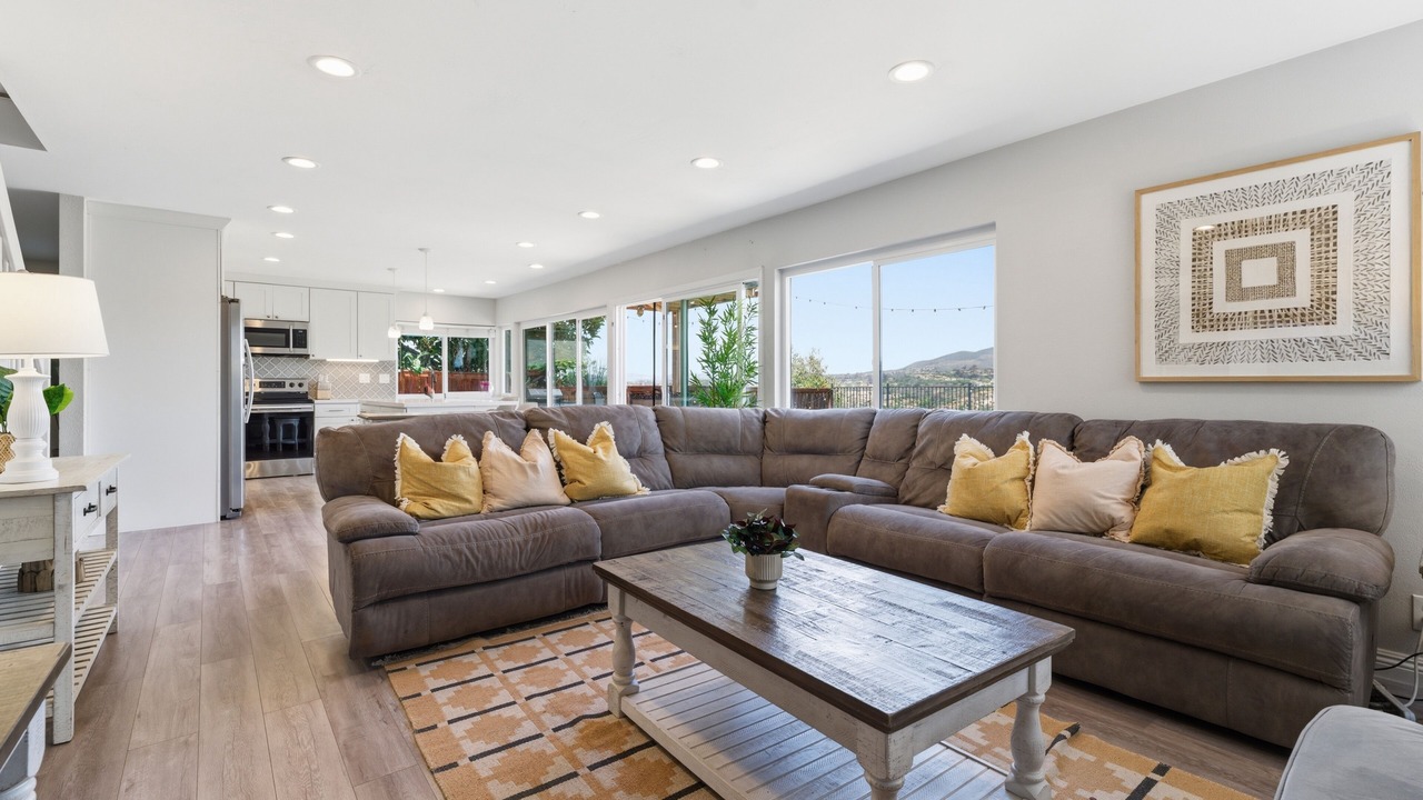 Photo of Livingroom in Mira Mesa