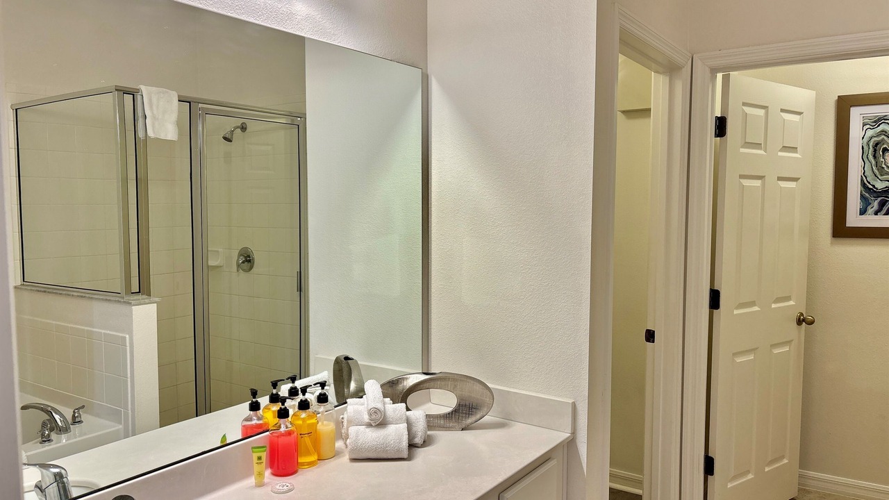Photo of Bathroom in Watersong