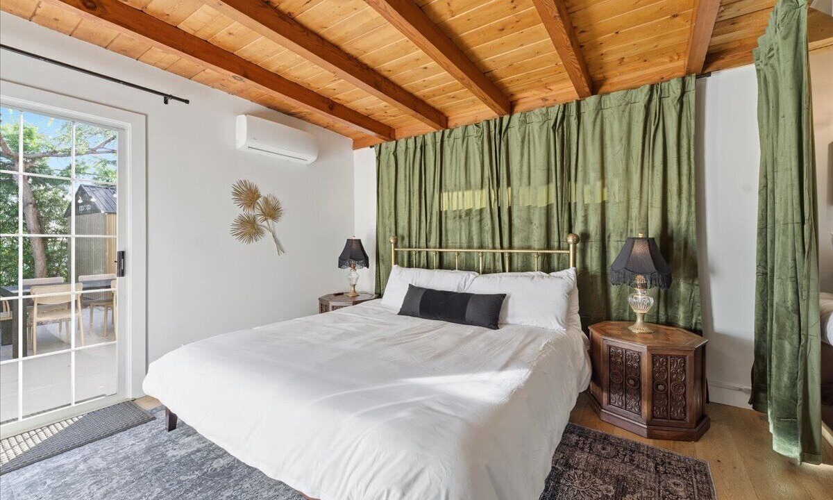 Photo of Bedroom in Fairmount Park