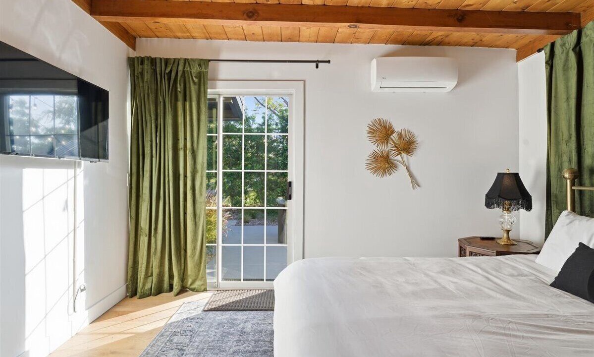 Photo of Bedroom in Fairmount Park