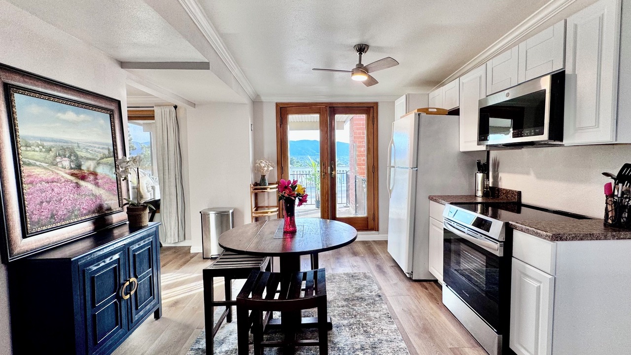 Photo of Kitchen in Corona