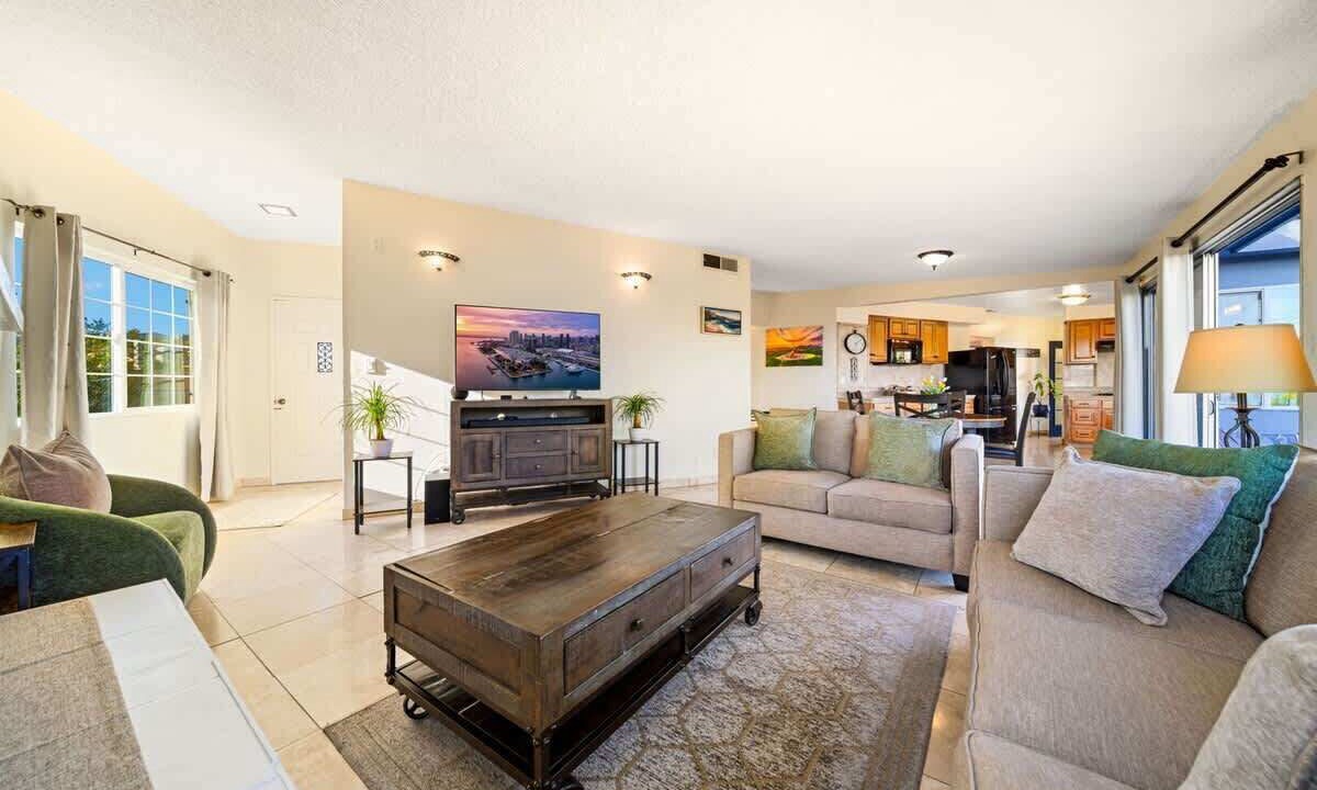 Photo of Livingroom in North Pacific Beach