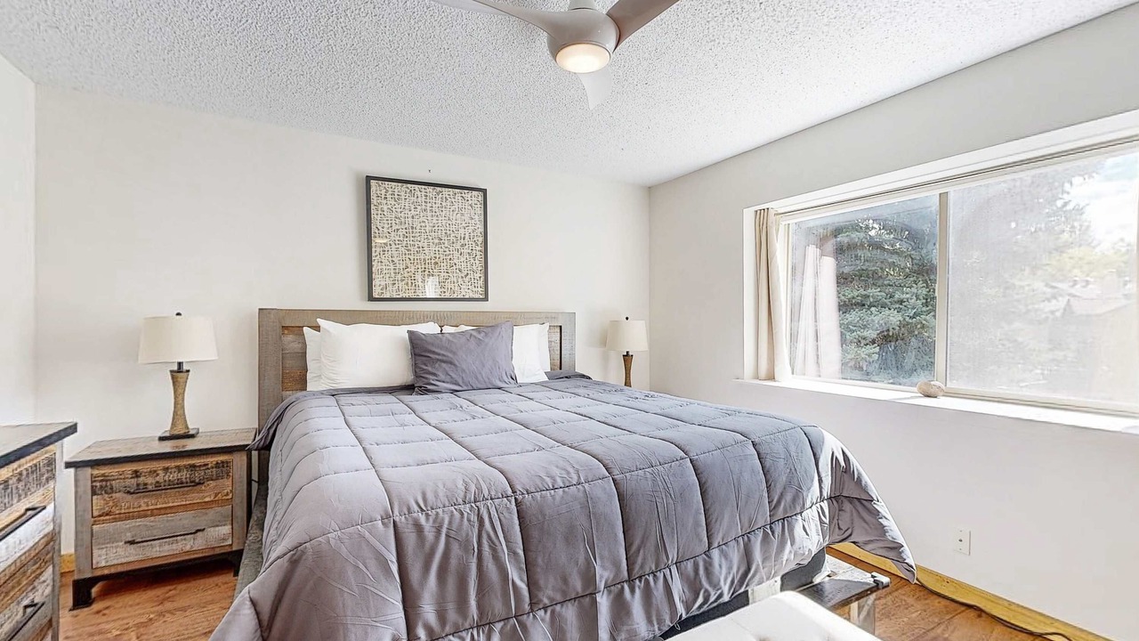 Photo of Bedroom in Lake Forest