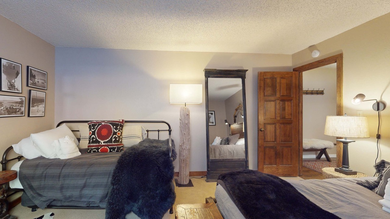 Photo of Bedroom in Round Hill Village