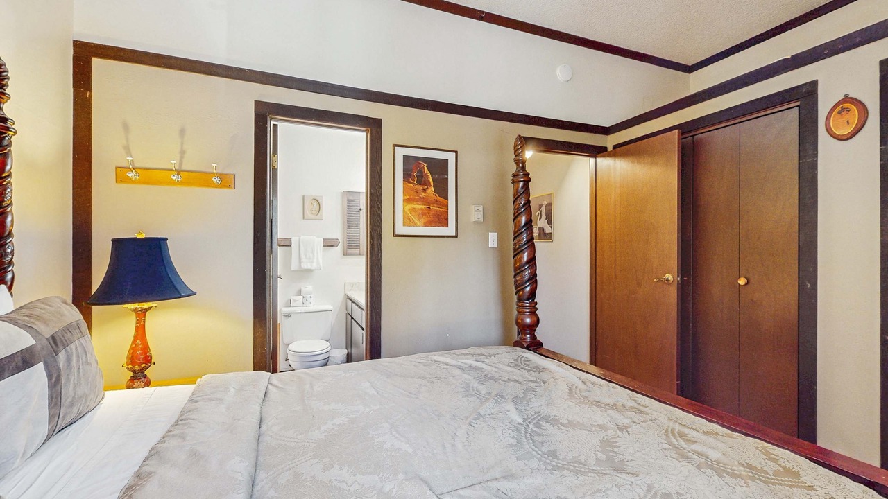 Photo of Bedroom in Tahoya Shores