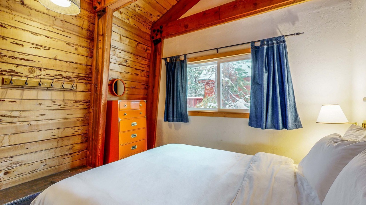Photo of Bedroom in Serene Lakes