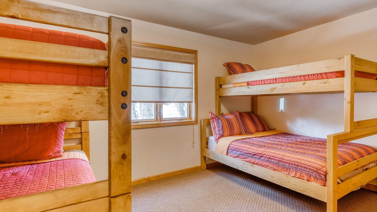 Photo of Bedroom in Serene Lakes
