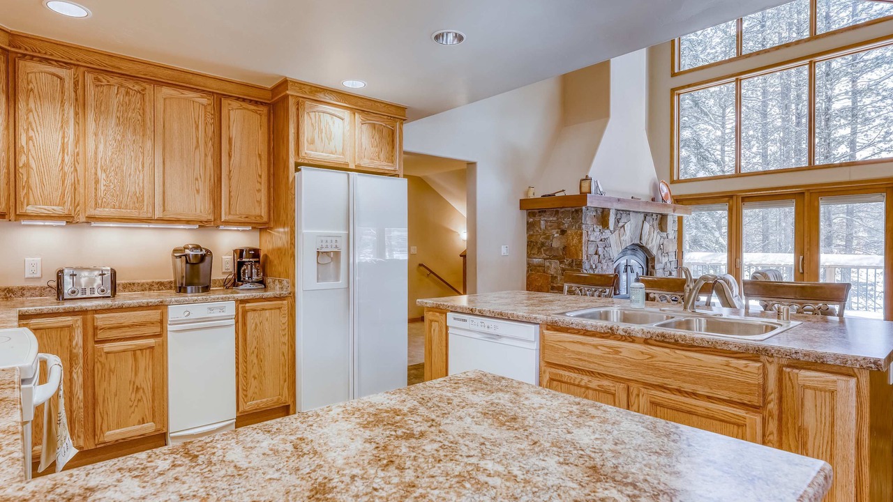 Photo of Kitchen in Serene Lakes