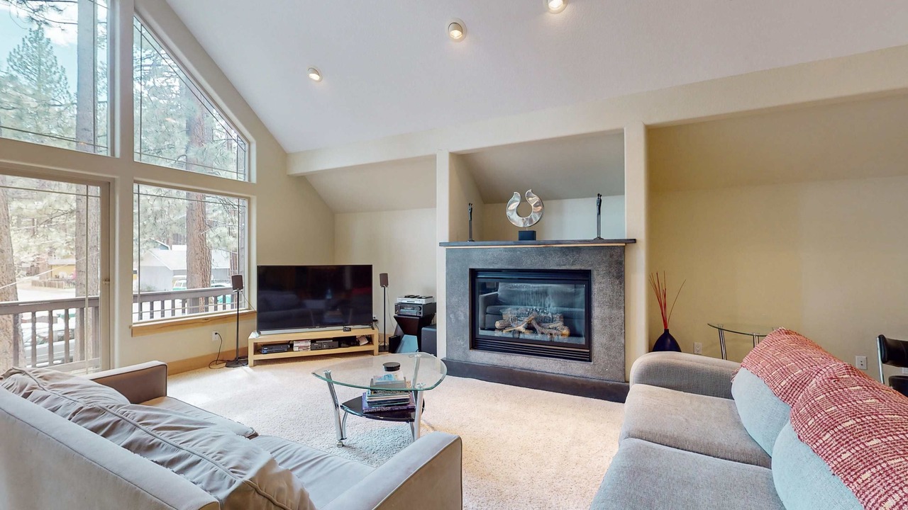 Photo of Livingroom in Sierra Tract