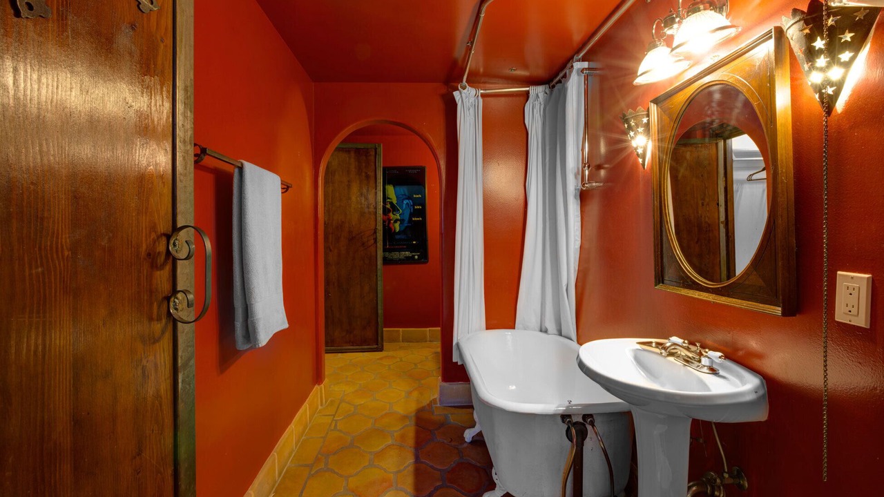 Photo of Bathroom in Hollywood Hills