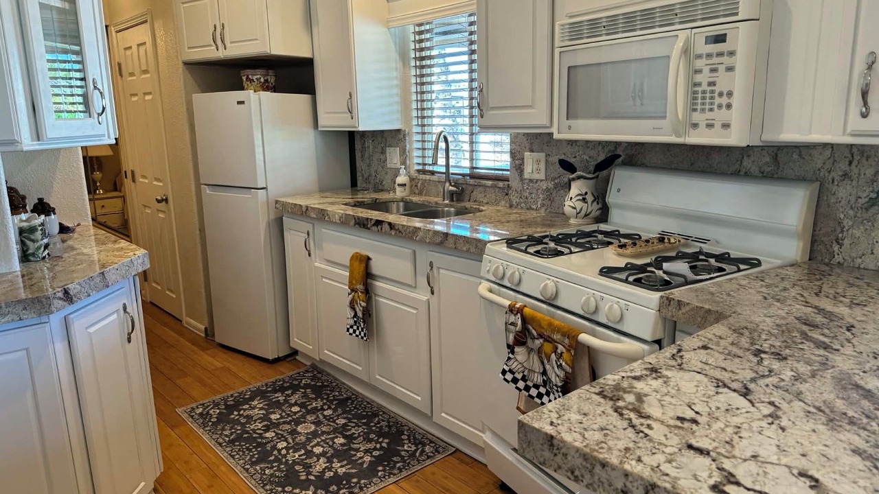 Photo of Kitchen in Desert Aire
