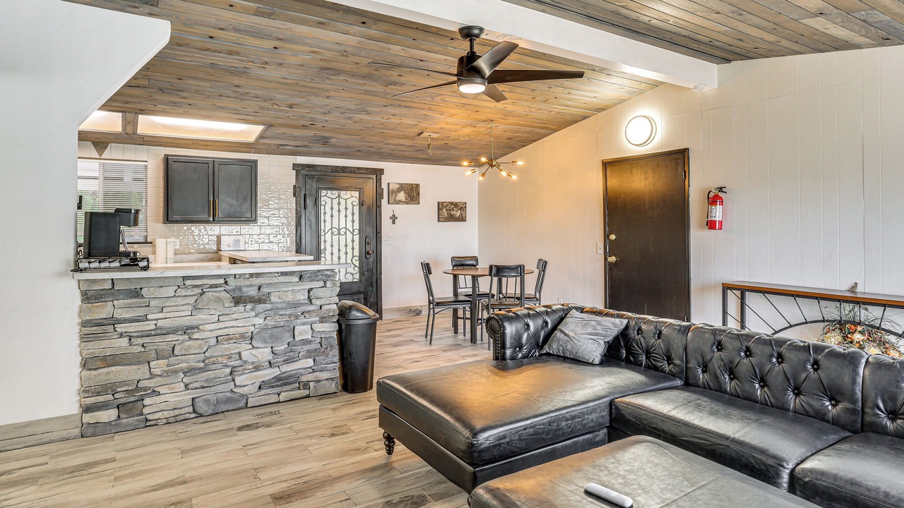 Photo of Livingroom in Red Bluff