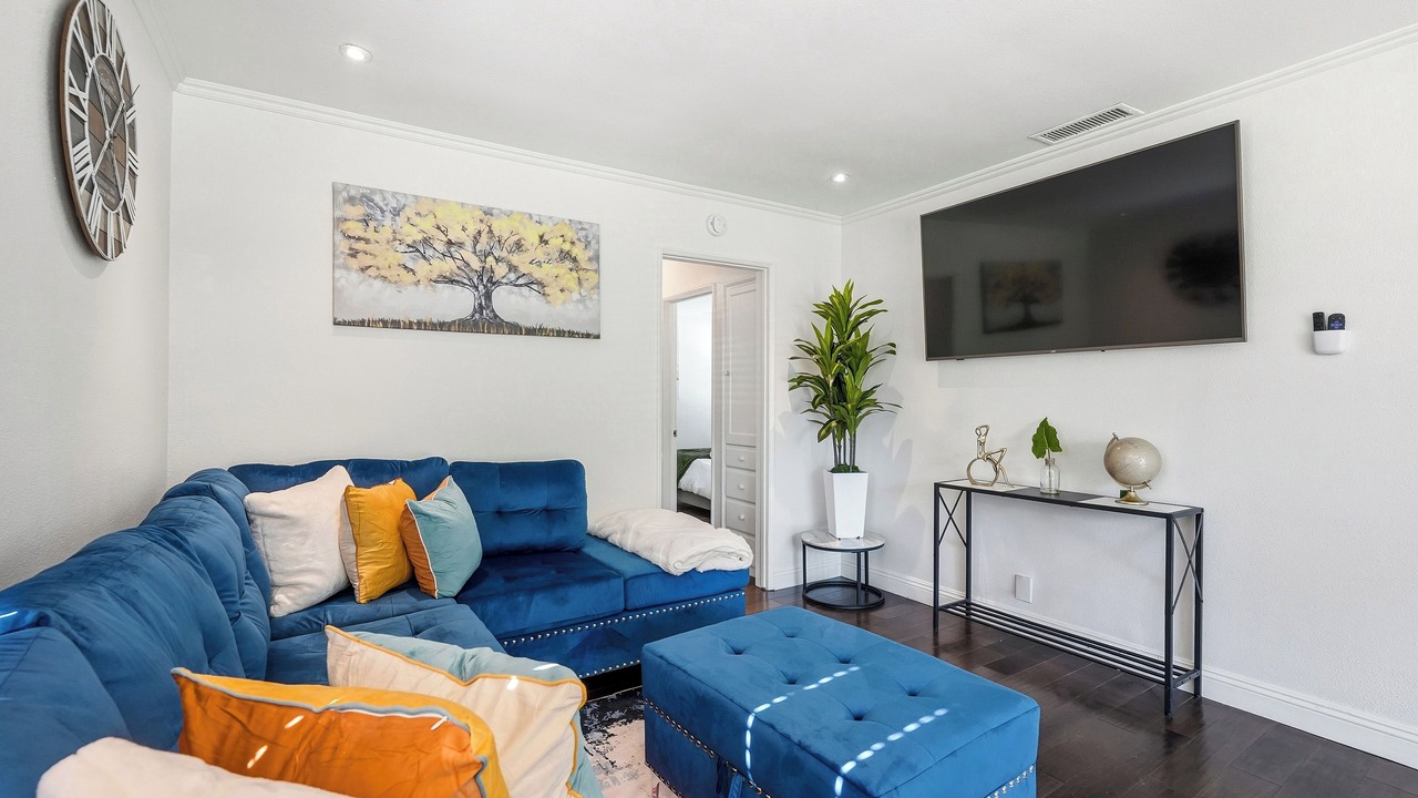 Photo of Livingroom in South Wrigley