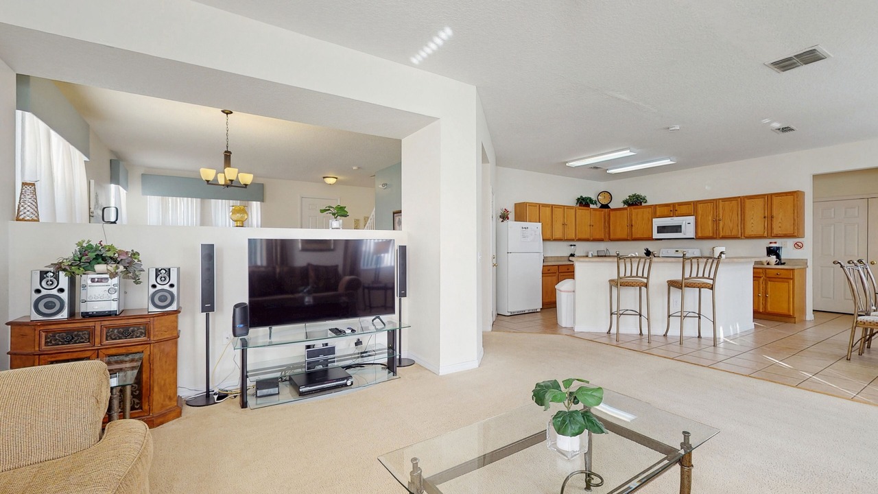 Photo of Livingroom in Windwood Bay