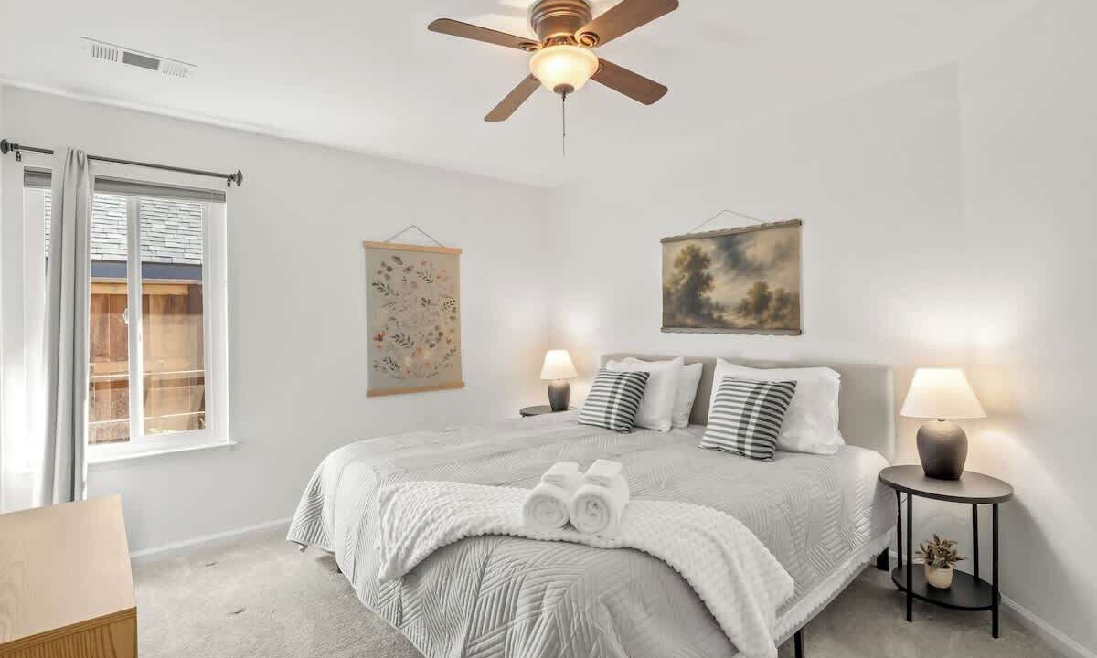 Photo of Bedroom in Raisin