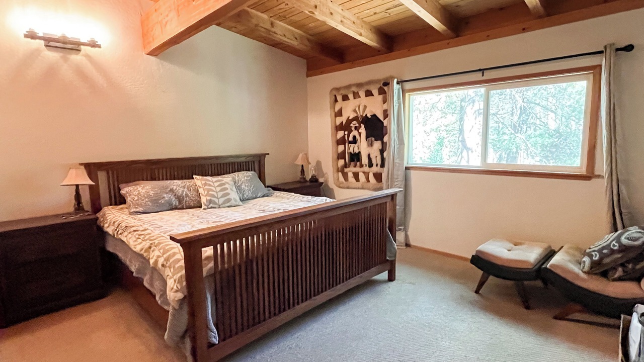 Photo of Bedroom in Country Club Estates