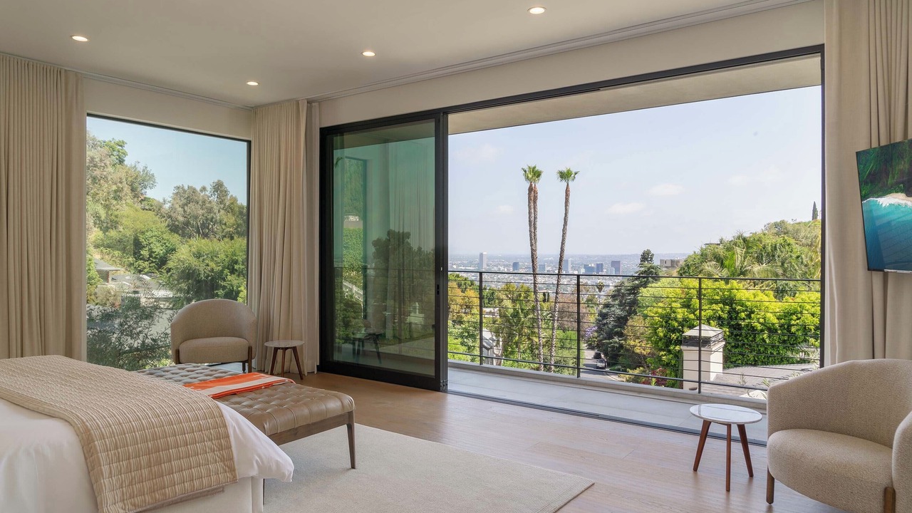 Photo of Bedroom in Hollywood Hills West