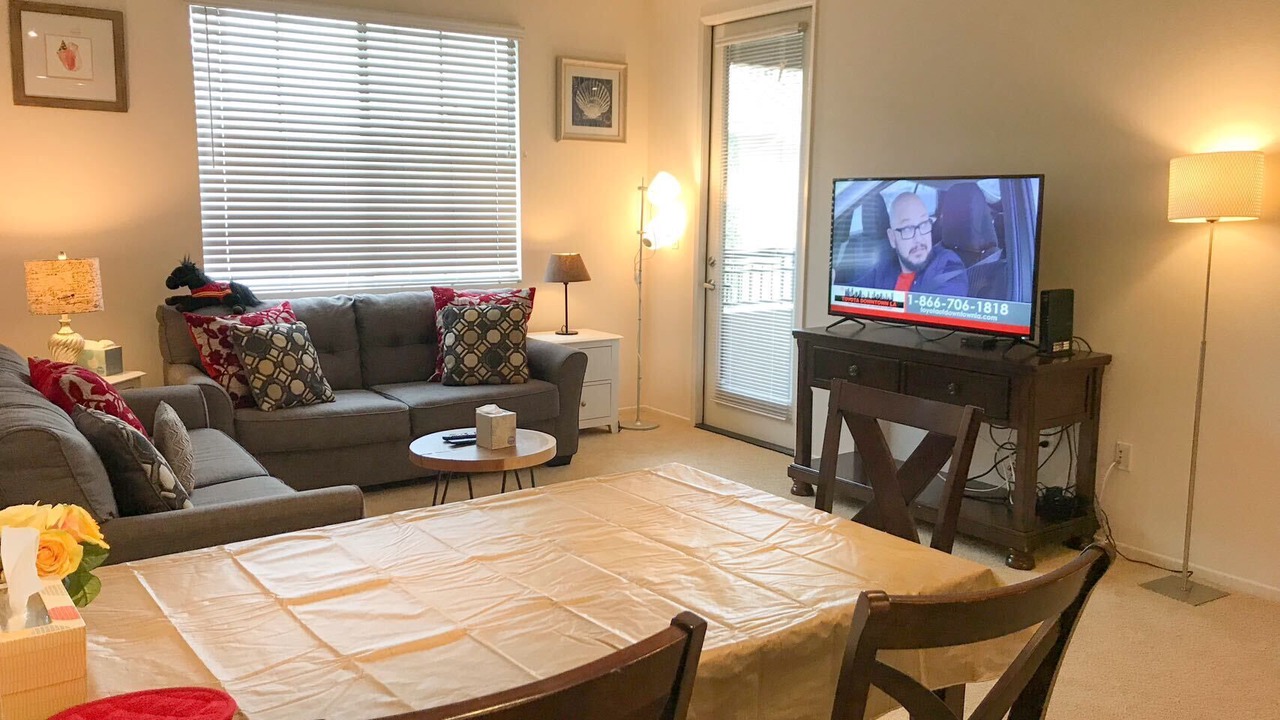 Photo of Livingroom in Irvine Research Center