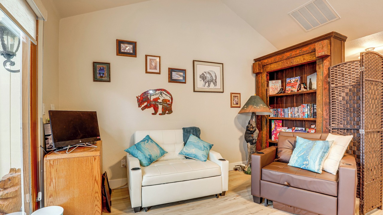 Photo of Livingroom in Auburn