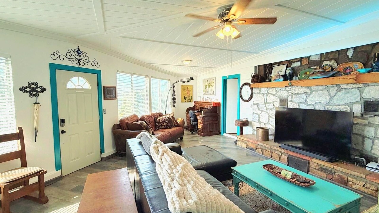 Photo of Livingroom in Shingle Springs
