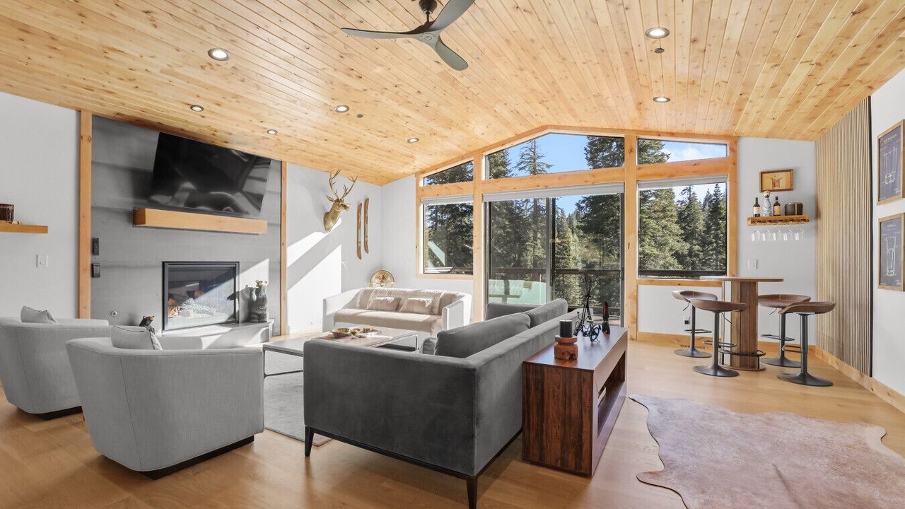 Photo of Livingroom in Kingswood Estates