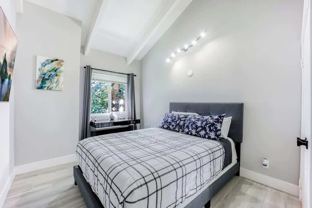 Photo of Bedroom in Menlo Park