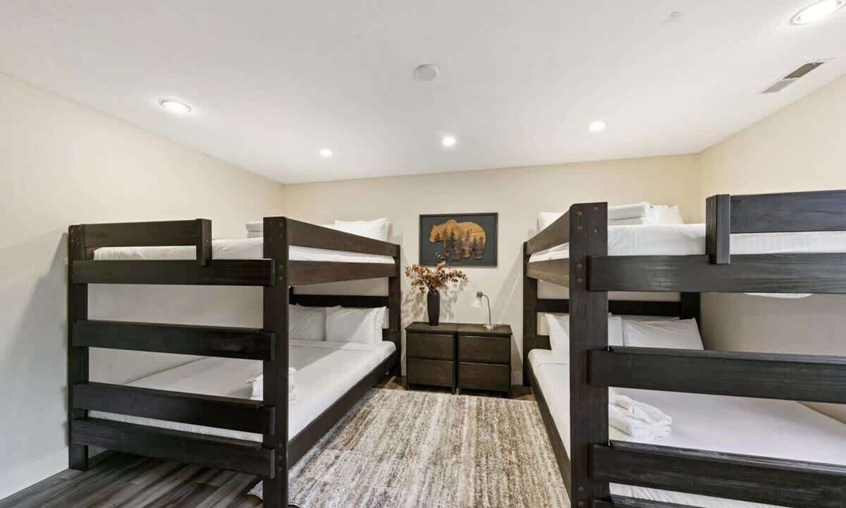 Photo of Bedroom in Tahoe Island