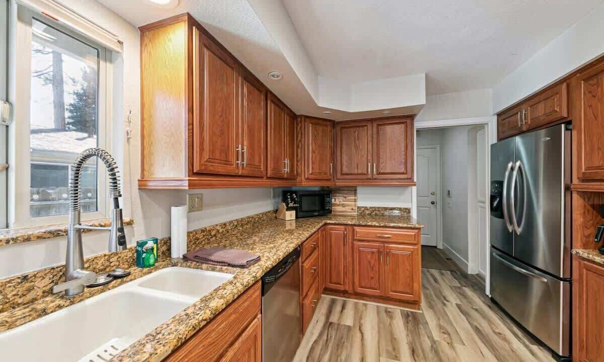 Photo of Kitchen in Tahoe Island
