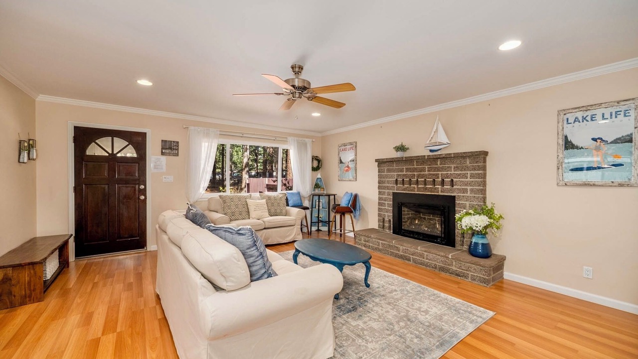 Photo of Livingroom in Al Tahoe
