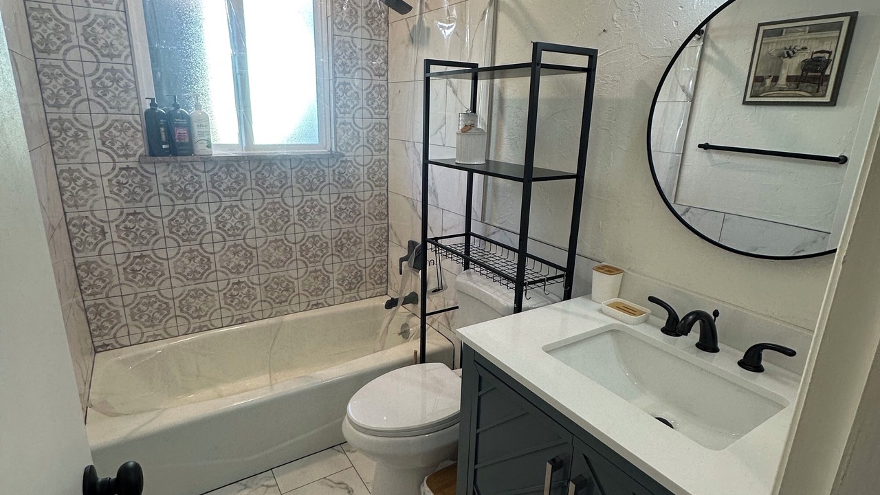 Photo of Bathroom in Bijou Park