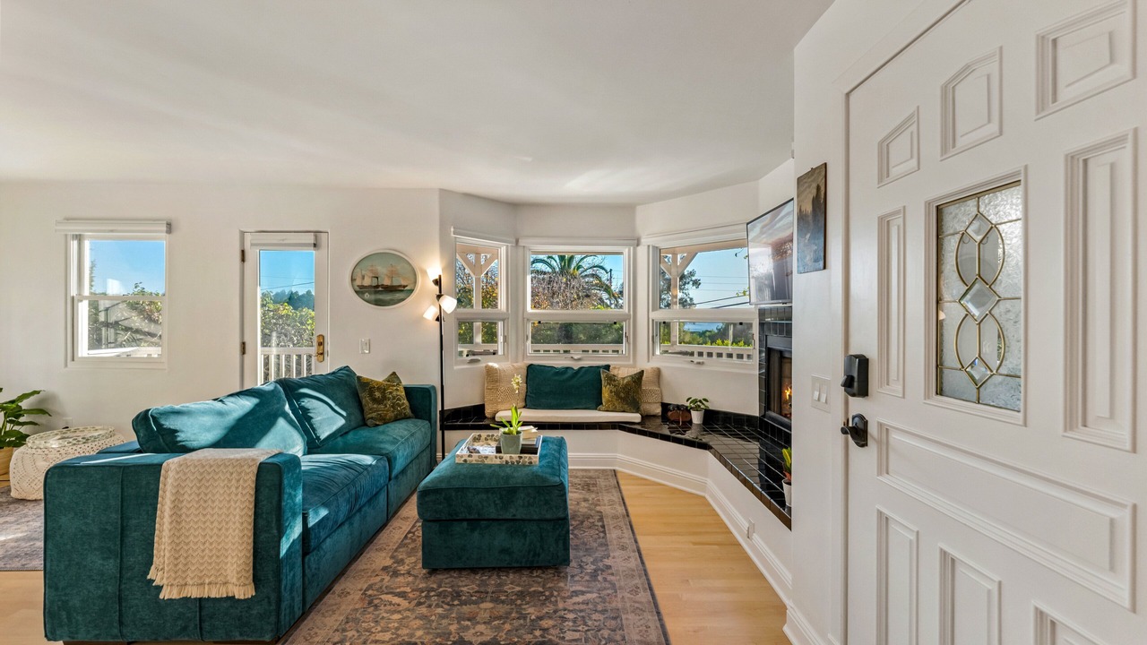 Photo of Livingroom in Summerland