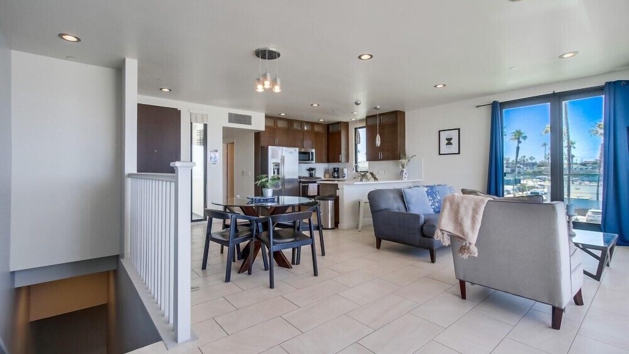 Photo of Livingroom in Ocean Beach
