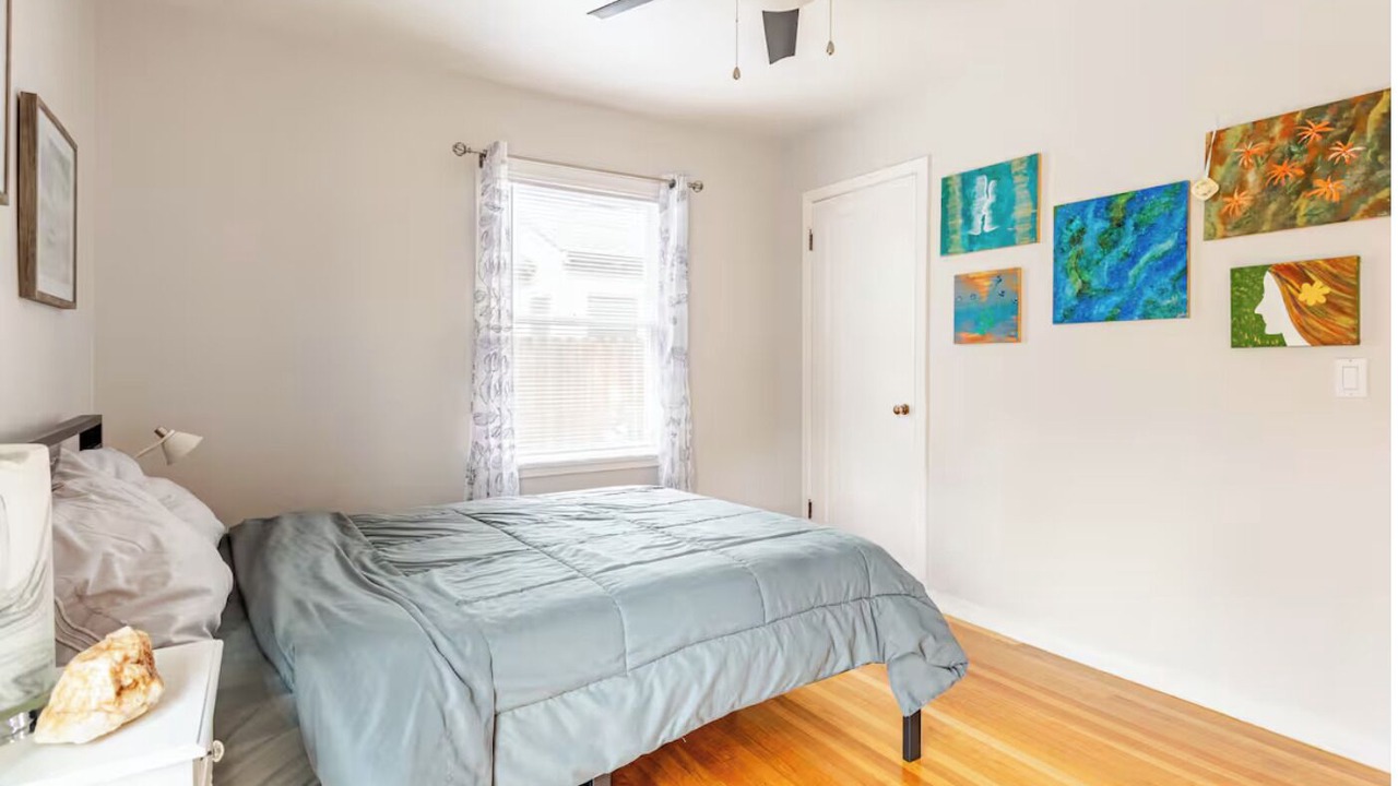Photo of Bedroom in Suburban Park - Lorelei Manor - Flood Park Triangle