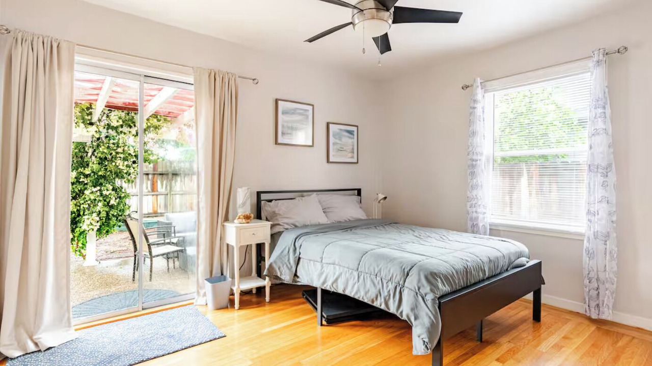 Photo of Bedroom in Suburban Park - Lorelei Manor - Flood Park Triangle