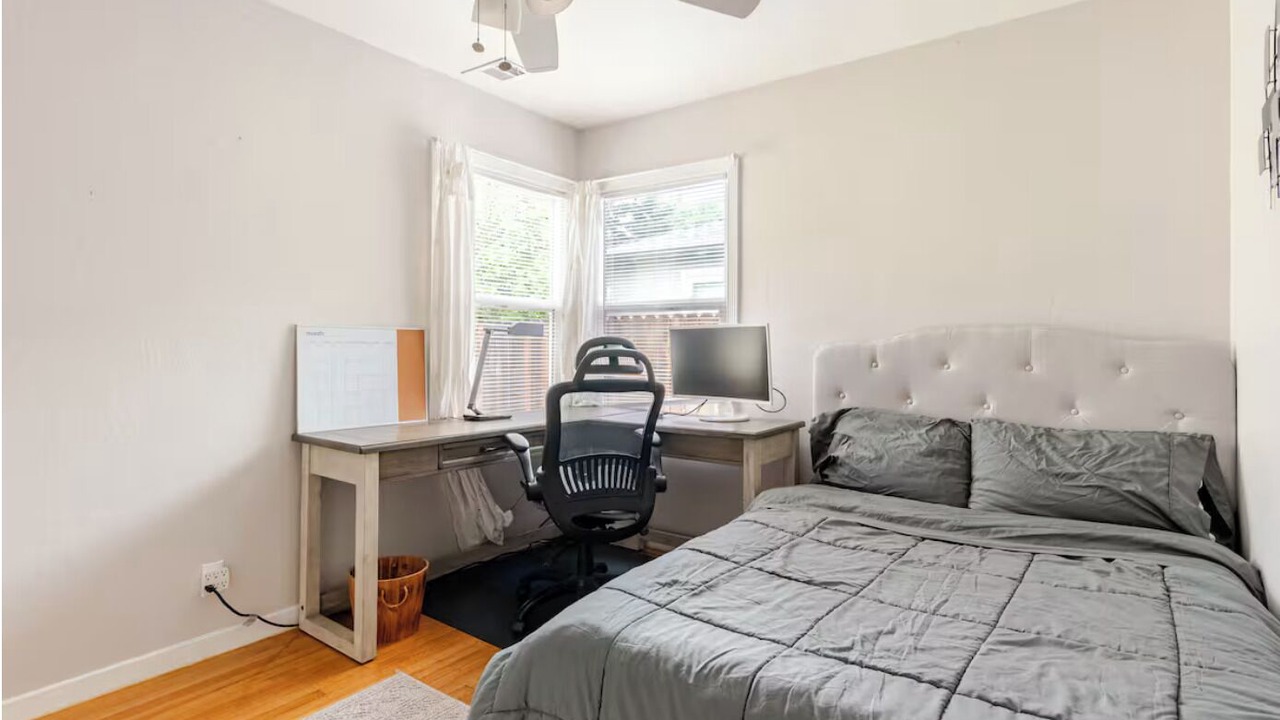 Photo of Bedroom in Suburban Park - Lorelei Manor - Flood Park Triangle