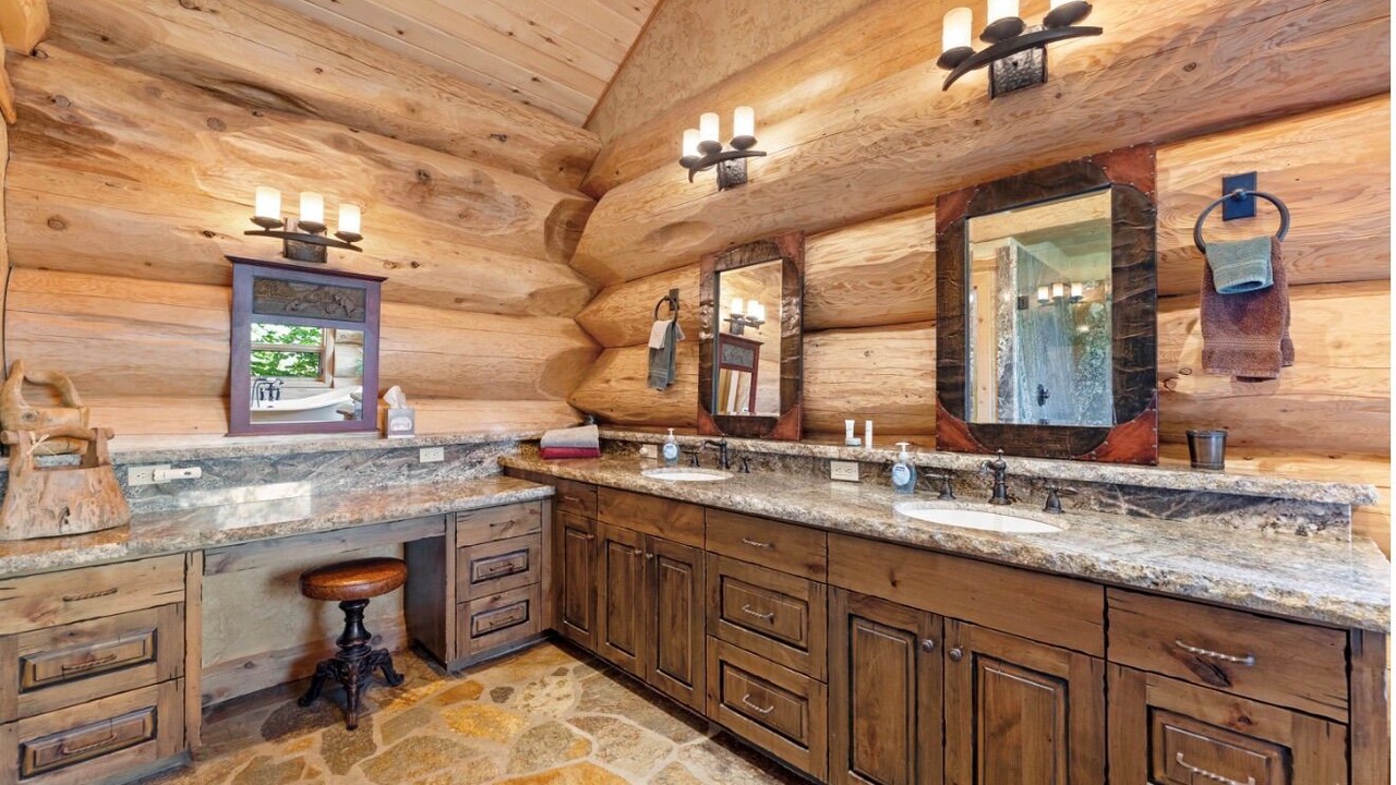 Photo of Bathroom in Mount Shasta