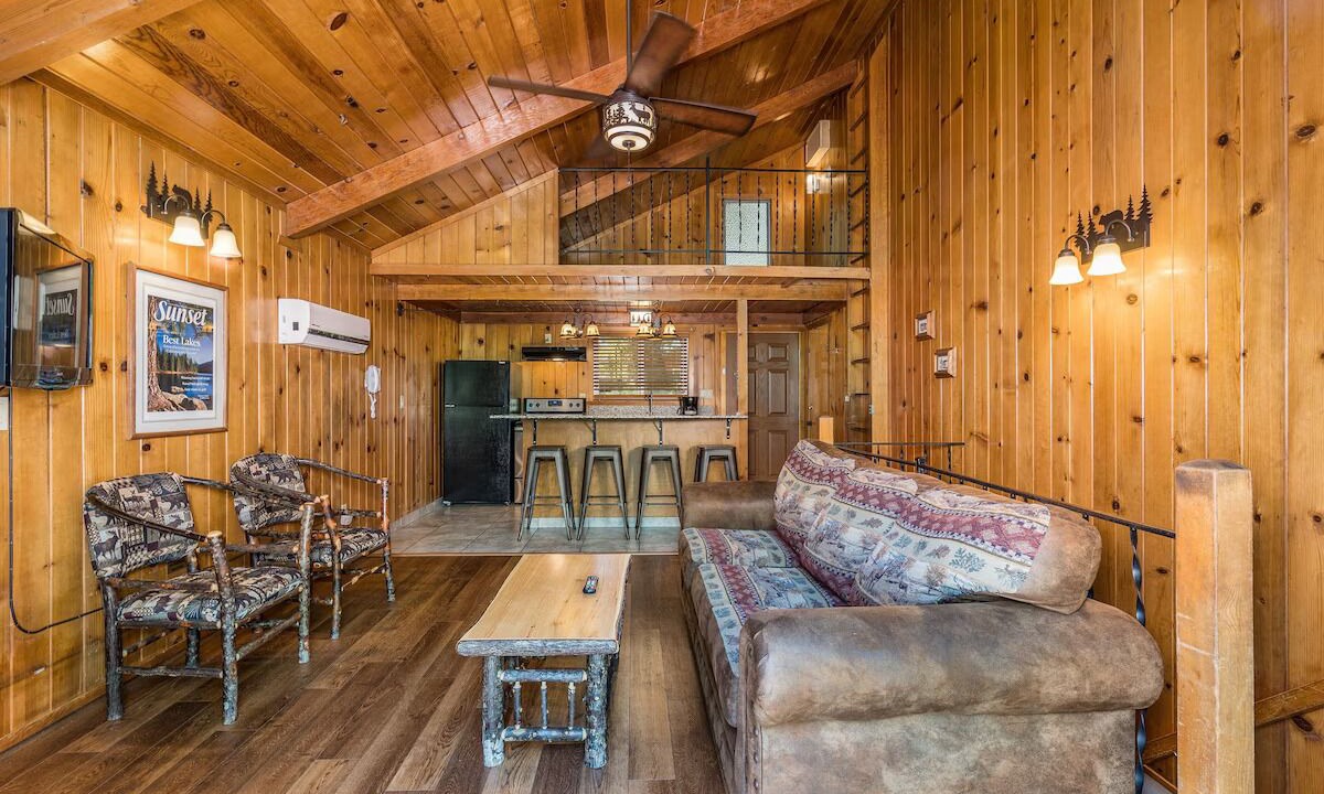 Photo of Livingroom in Bass Lake