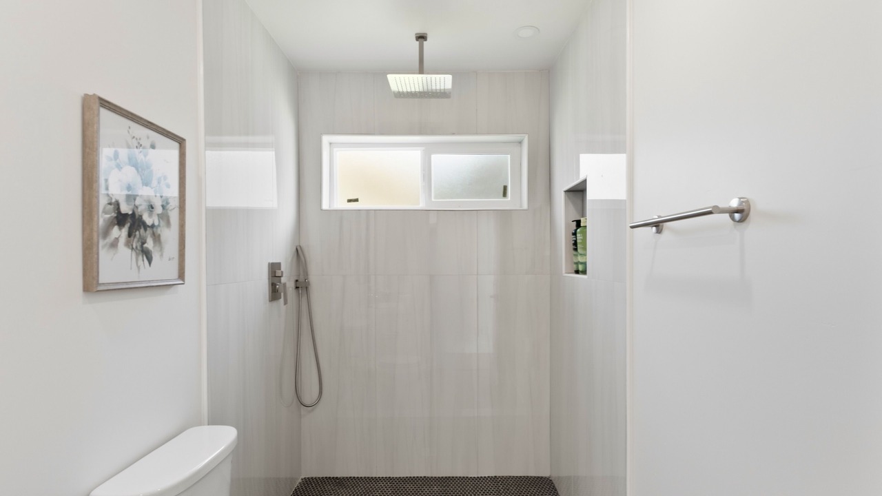 Photo of Bathroom in West Davis Manor