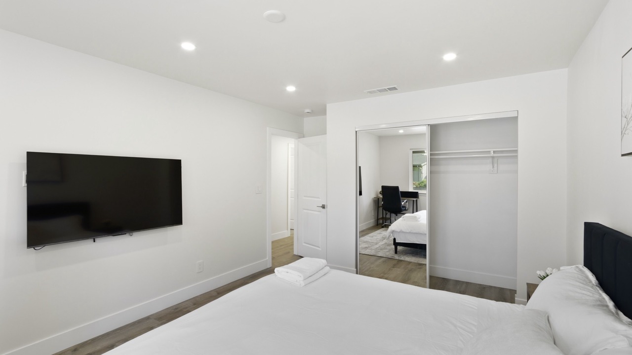 Photo of Bedroom in West Davis Manor