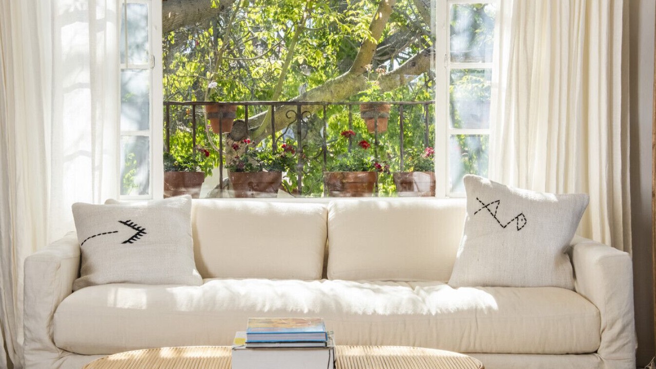 Photo of Livingroom in West Beach