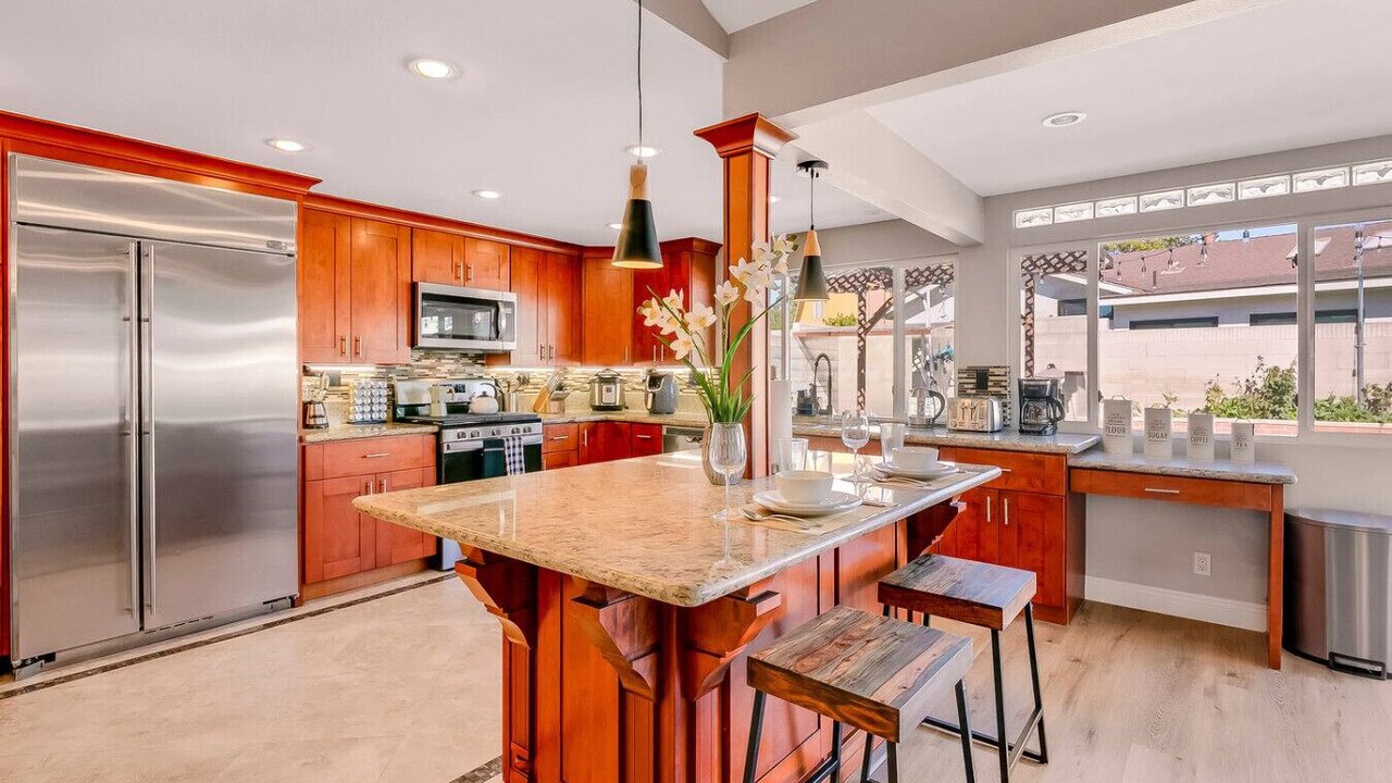 Photo of Kitchen in East Side Costa Mesa