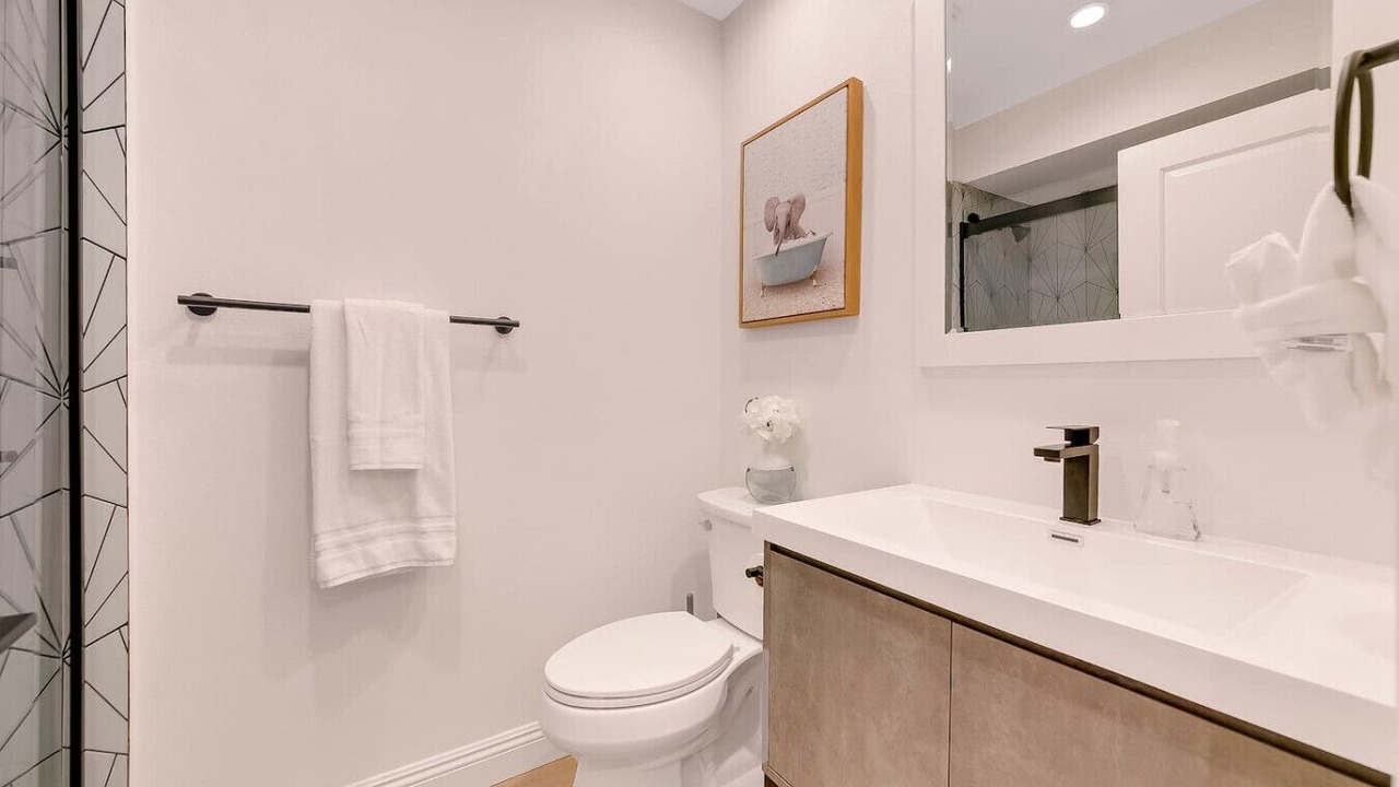 Photo of Bathroom in East Side Costa Mesa