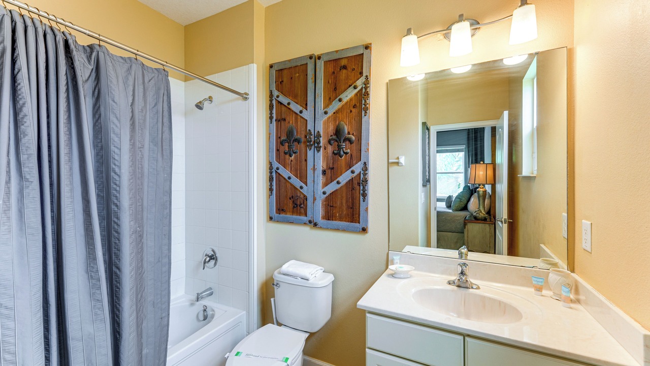 Photo of Bathroom in Watersong