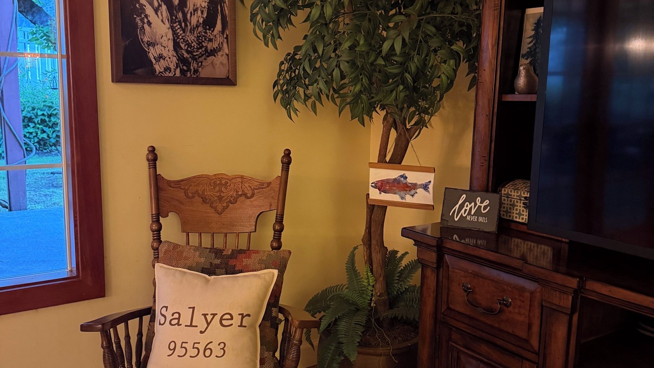 Photo of Livingroom in Salyer