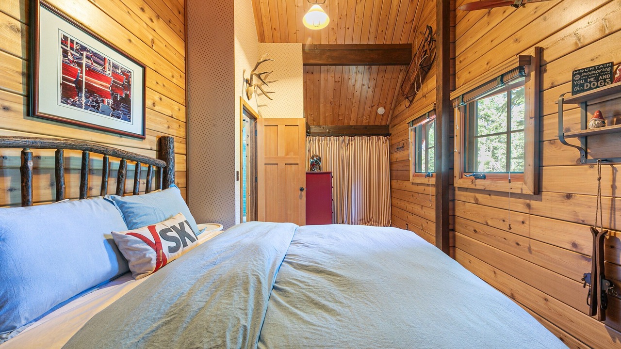 Photo of Bedroom in Tahoe Pines