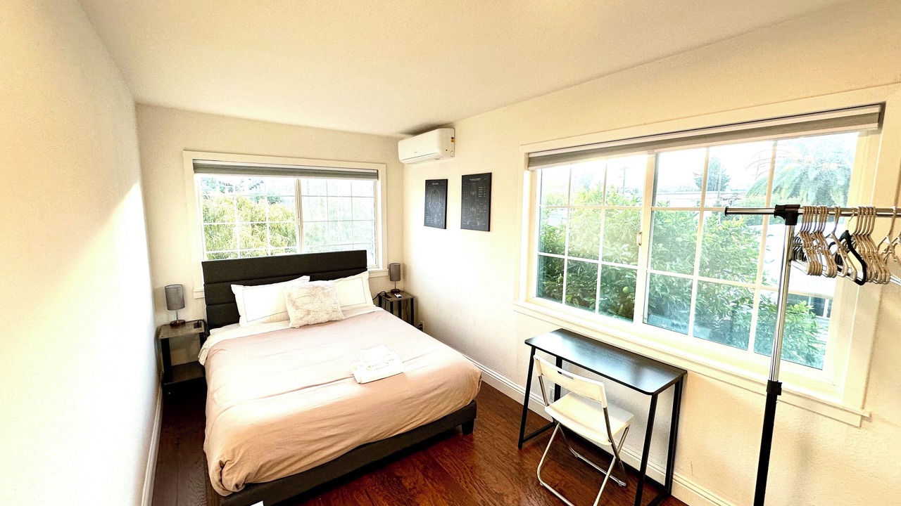 Photo of Bedroom in South Fair Oaks