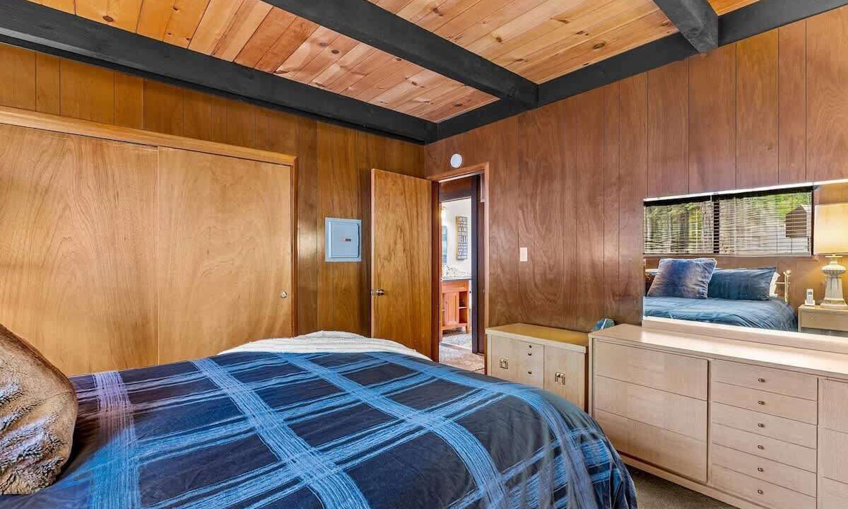Photo of Bedroom in Homewood