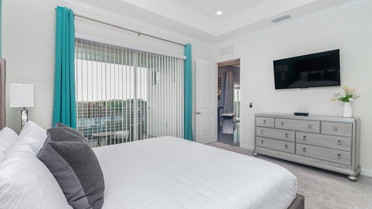 Photo of Bedroom in Bay Lake