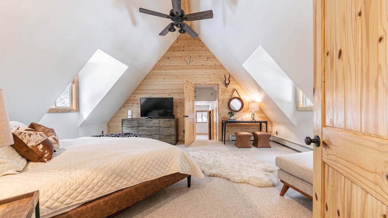 Photo of Bedroom in Tahoe Pines