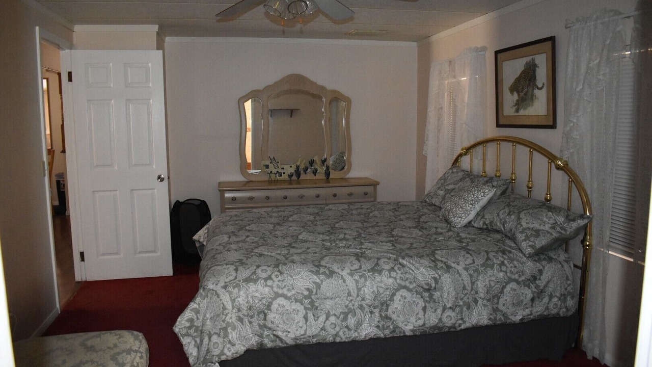 Photo of Bedroom in Holiday Shores